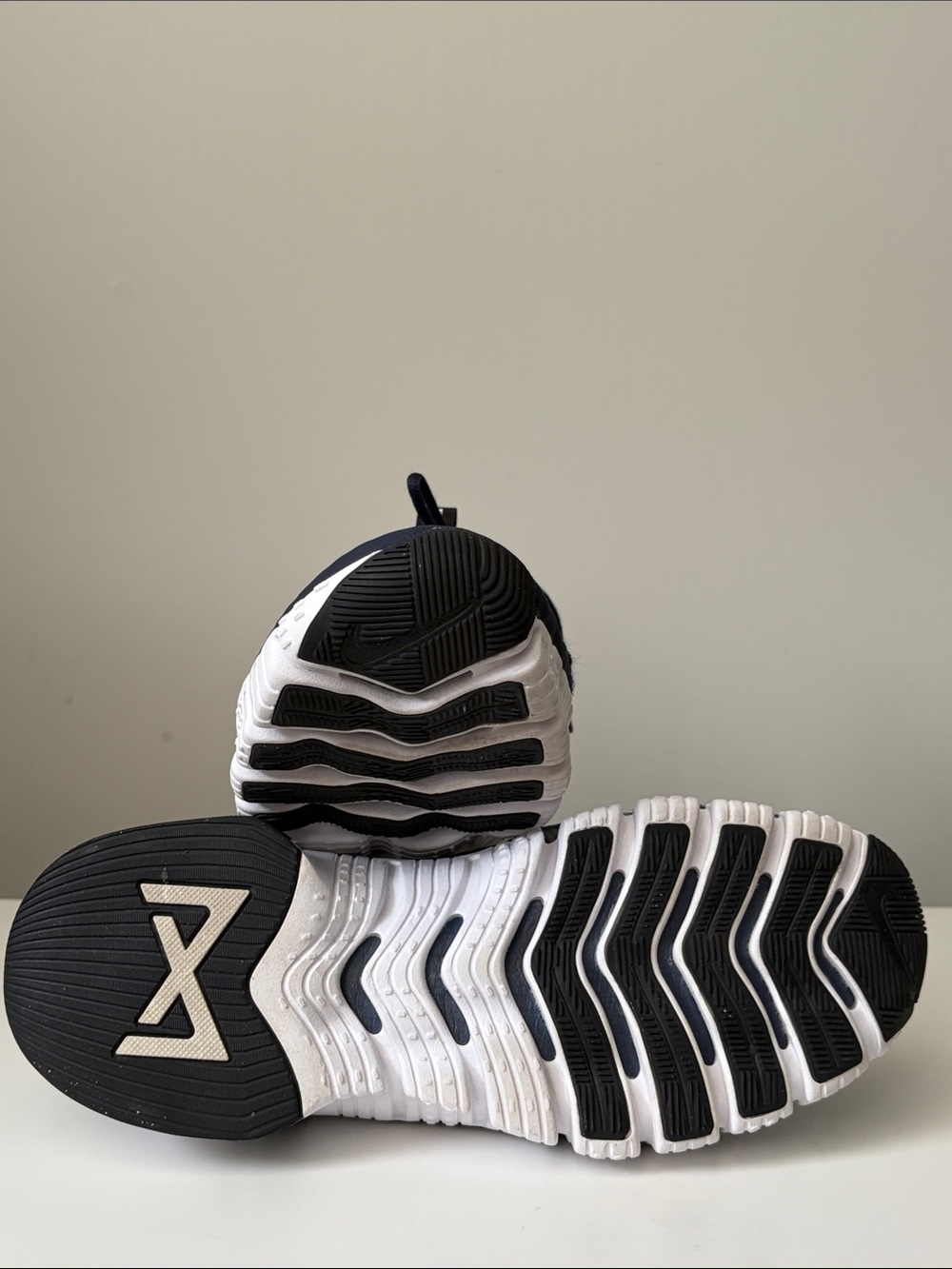 Nike Free Metcon 5, College Navy Blue and White, M 9.5 / W 11 - Picture 6 of 7